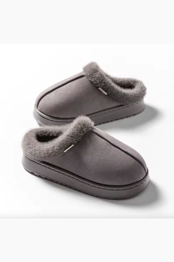 FLUFFY WINTER SLIPPERS