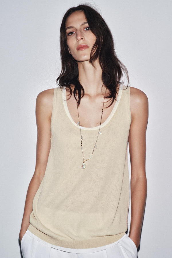 RIBBED KNIT TOP WITH BOW