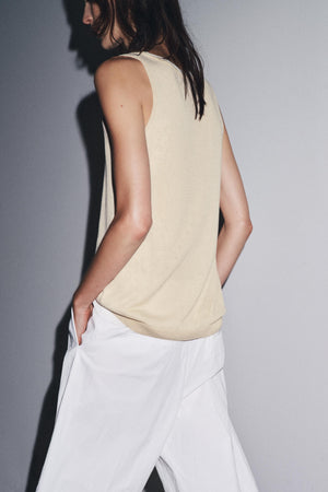 RIBBED KNIT TOP WITH BOW