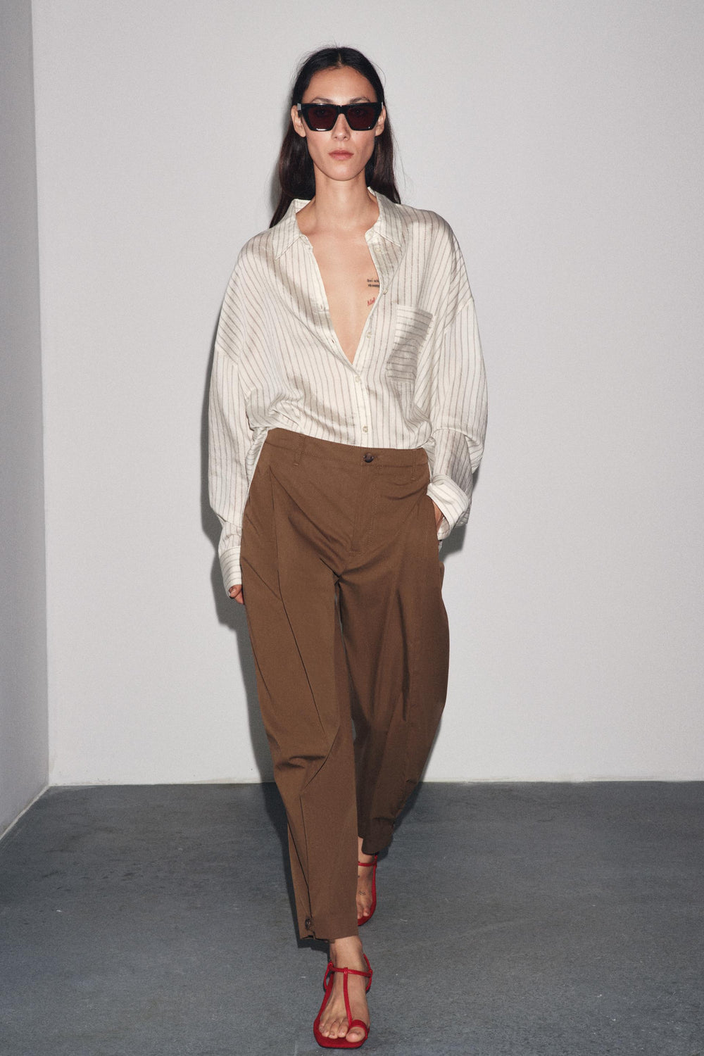 DARTED TROUSERS WITH BELT LOOPS