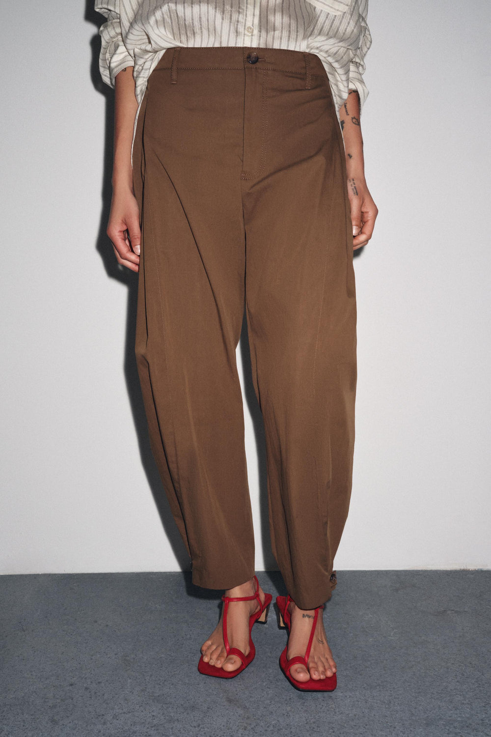 DARTED TROUSERS WITH BELT LOOPS
